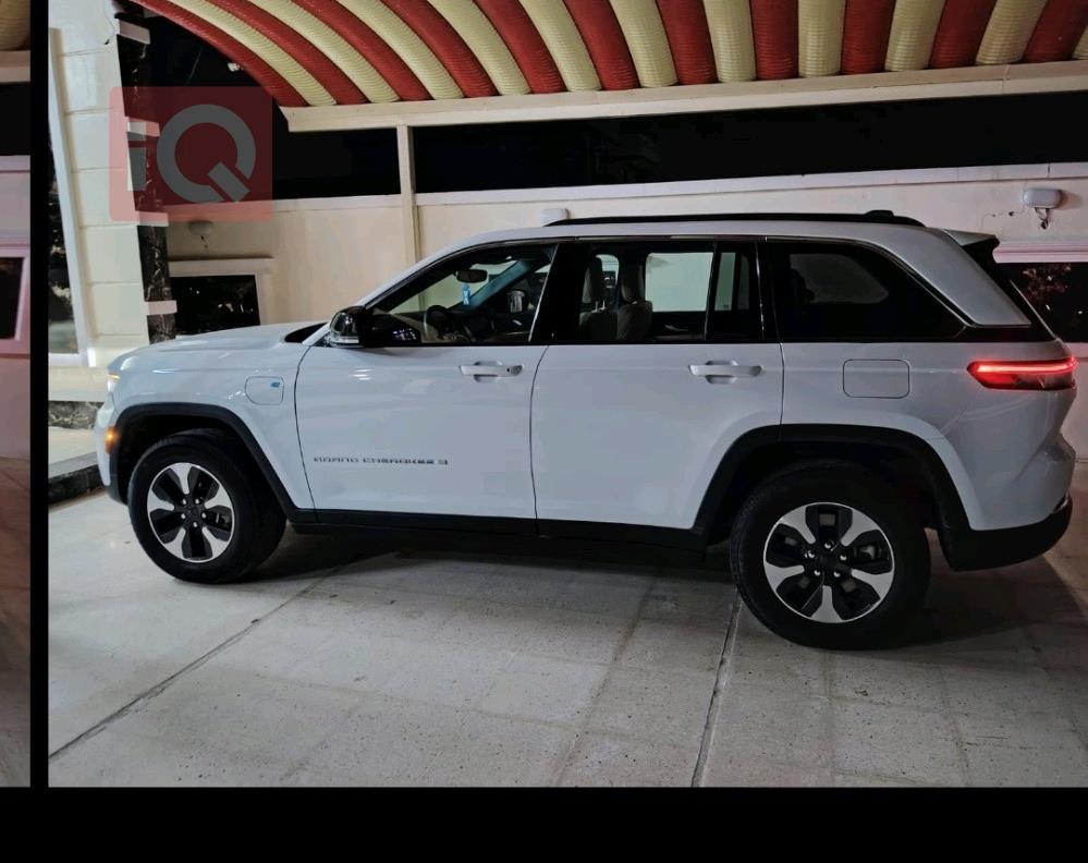 جيب جراند شيروكي